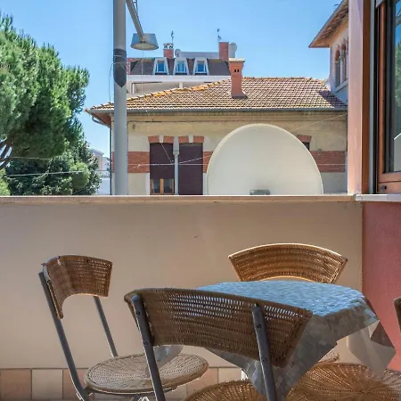 Bright Apartment In Giulianova, A Walk Away From The Sea Apartament