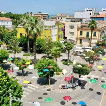 Bright Apartment In Giulianova, A Walk Away From The Sea Apartament