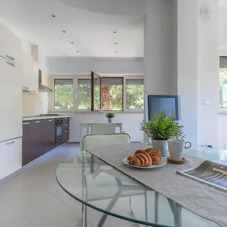 Bright Apartment In Giulianova, A Walk Away From The Sea Lejlighed Giulianova