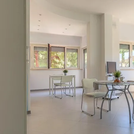 Bright Apartment In Giulianova, A Walk Away From The Sea *