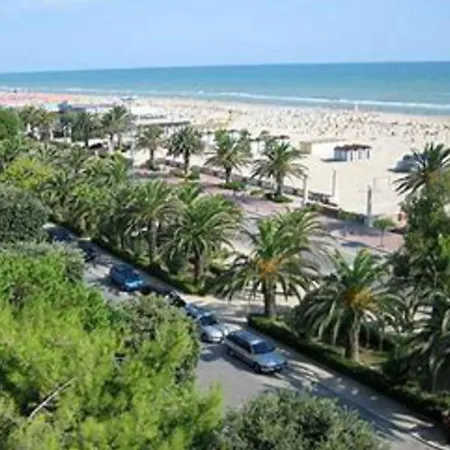 Lejlighed Bright Apartment In Giulianova, A Walk Away From The Sea